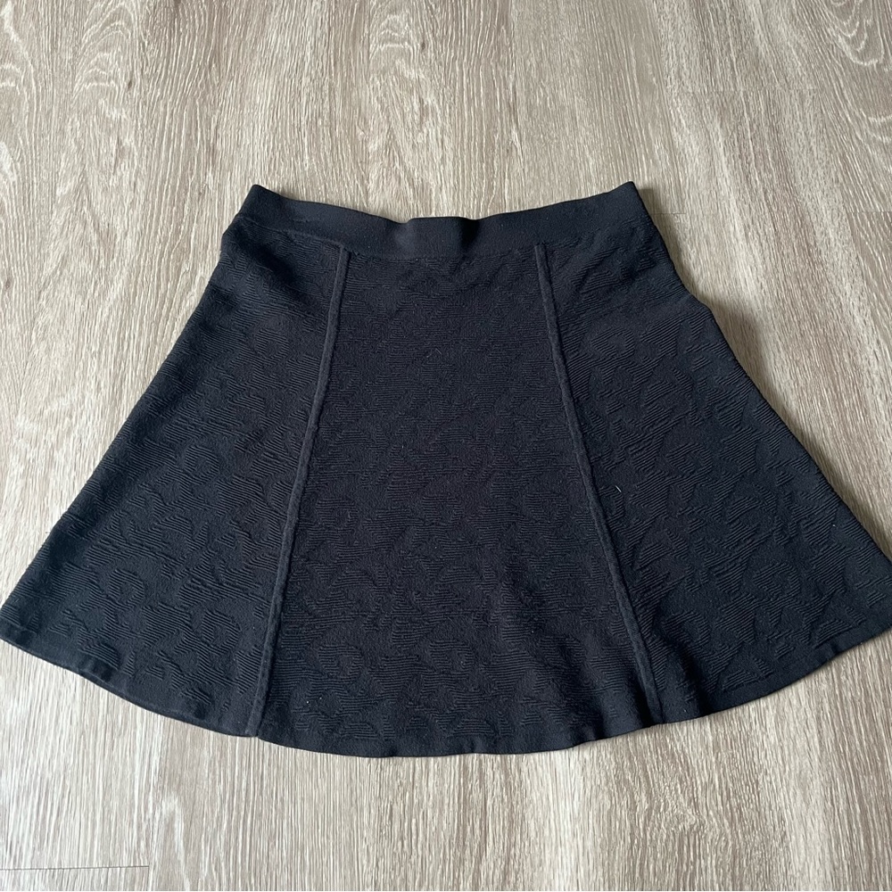 MOVING SALE 📦 Ann Taylor Floral Textured Sweater Skirt Medium